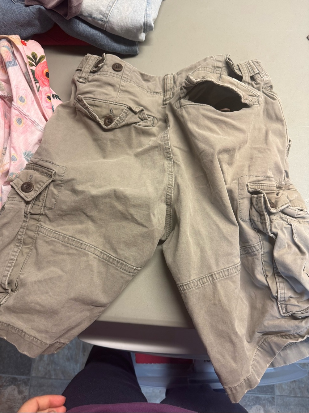 American Eagle Outfitters Tan Cargo Shorts